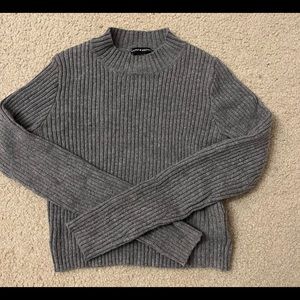 Brandy Melville gray ribbed cropped sweater